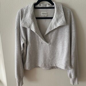 Abercrombie & Fitch Light Gray Collared Sweatshirt